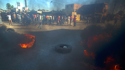 Haiti protesters clash with police over oil prices